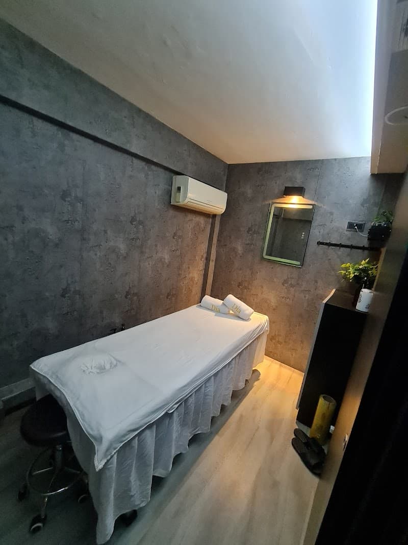 DIA Clinique Singapore photo