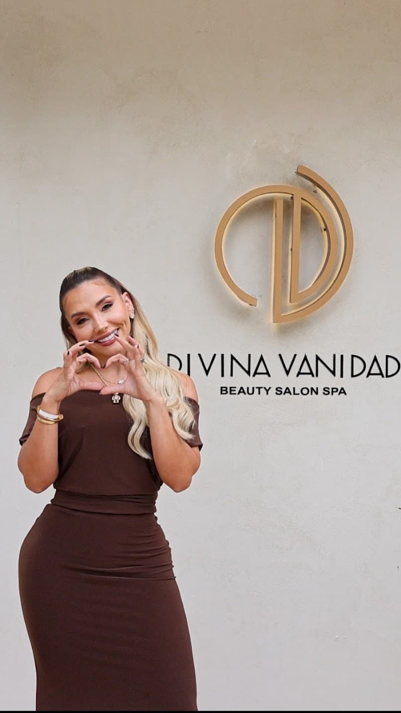 Divina Vanidad Santa Marta photo