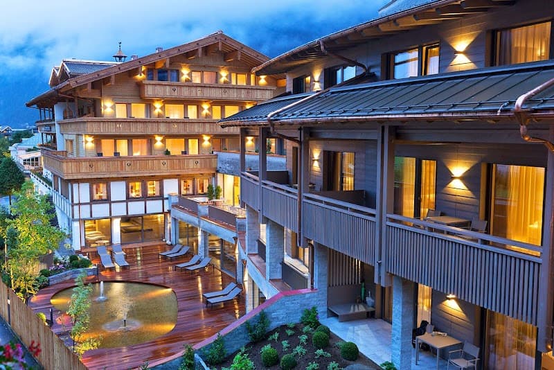 Duschen Eisbrunnen und Wellnessanlagen Mayrhofen photo