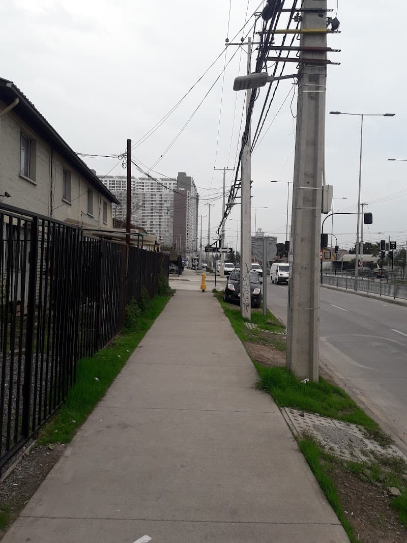 Embajador Quintana Entre Radar Y Las Rejas Estación Central photo