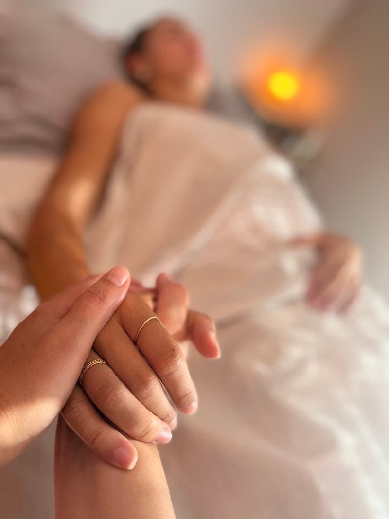 Emilie Gonnellaz Massages Bien-être Soins Energétiques Annecy photo