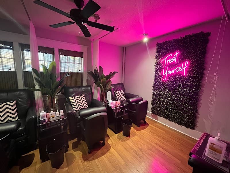 En Vogue Day Spa and Gift Studio Regina photo