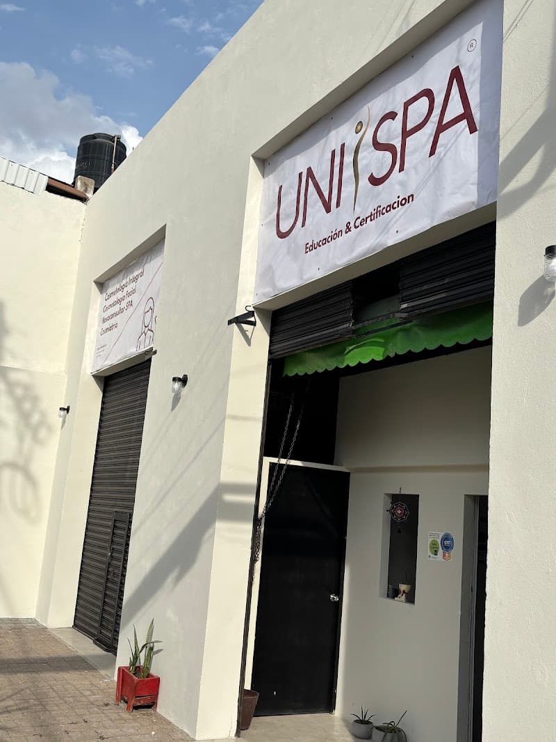 Escuela de Cosmetologia I Unispa León photo