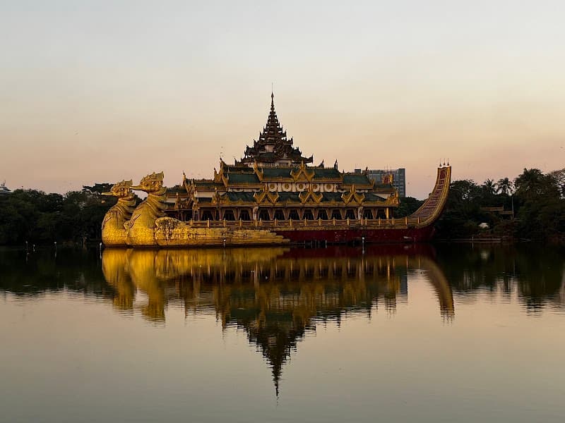 Esperado Lake View Hotel Yangon photo