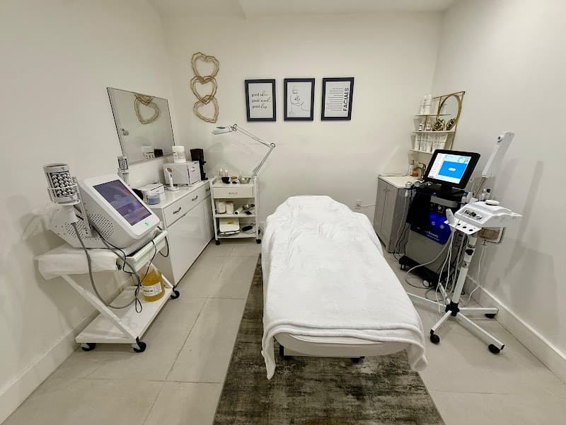 Essence Glow Spa North Miami Beach photo