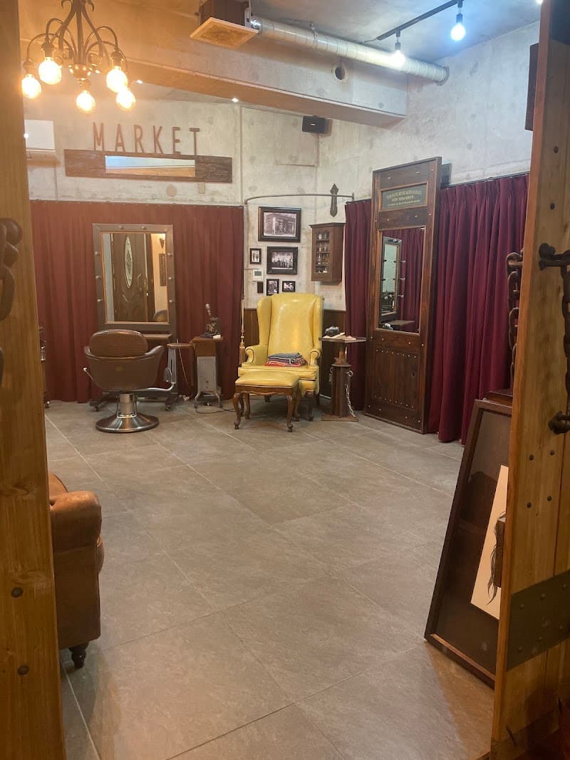 Este and School kokosia Naha City photo