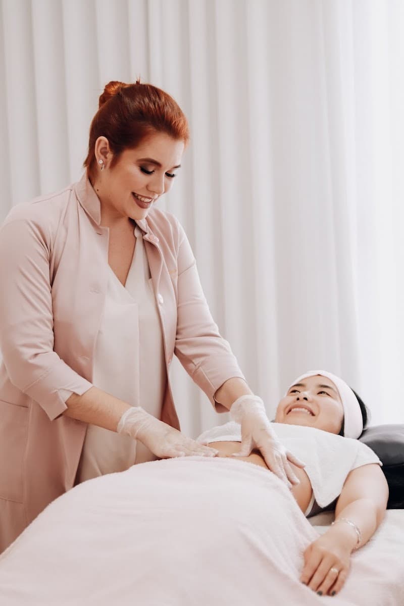Esteticista Thaís Gimenes Cornélio Procópio photo