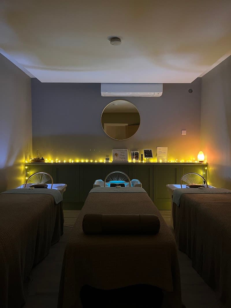 Esthetique Head Spa Surrey photo