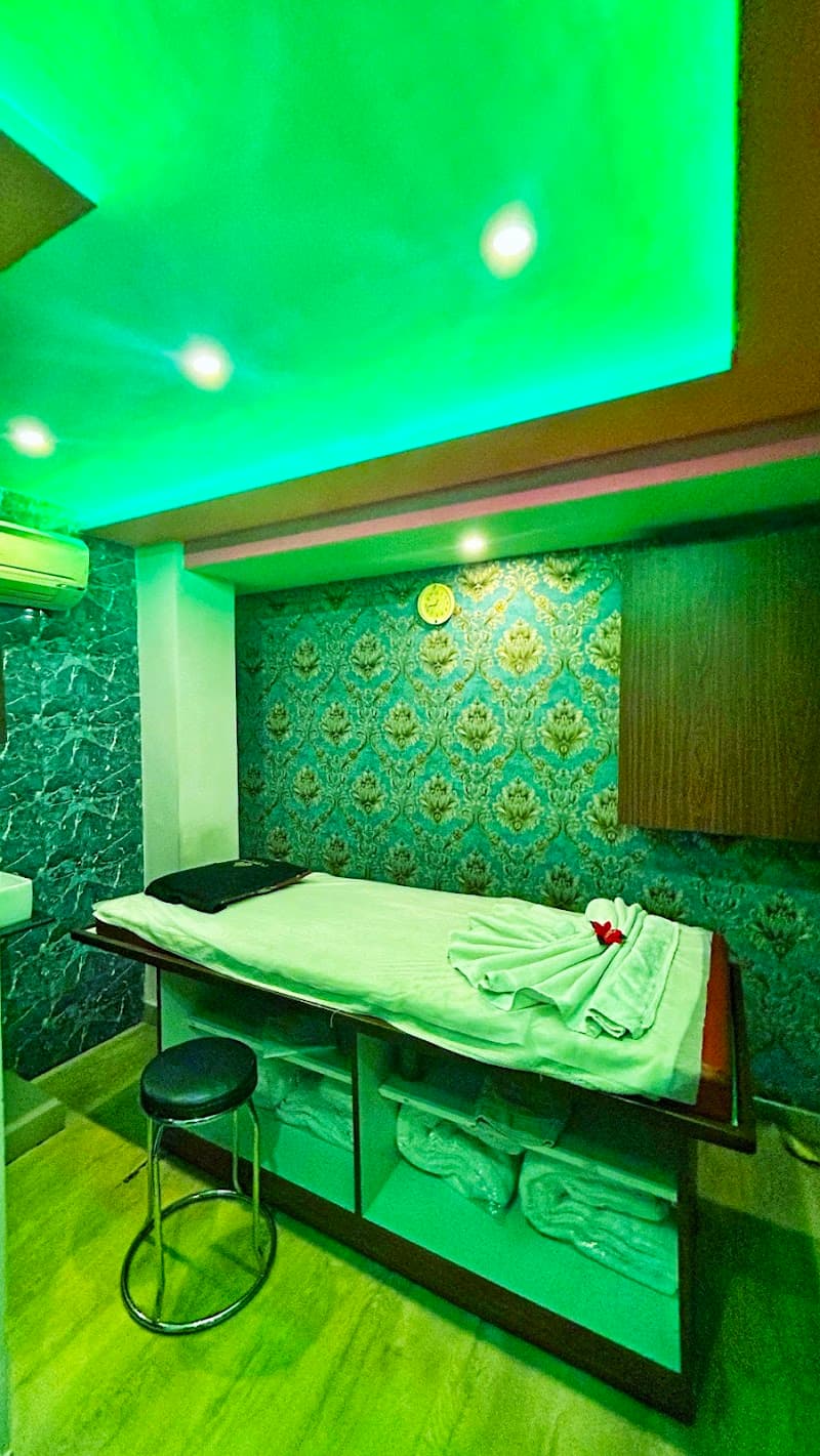 Evergreen Day Spa - B2B Massage in Colaba - Bangkok Stayle Massage Mumbai photo