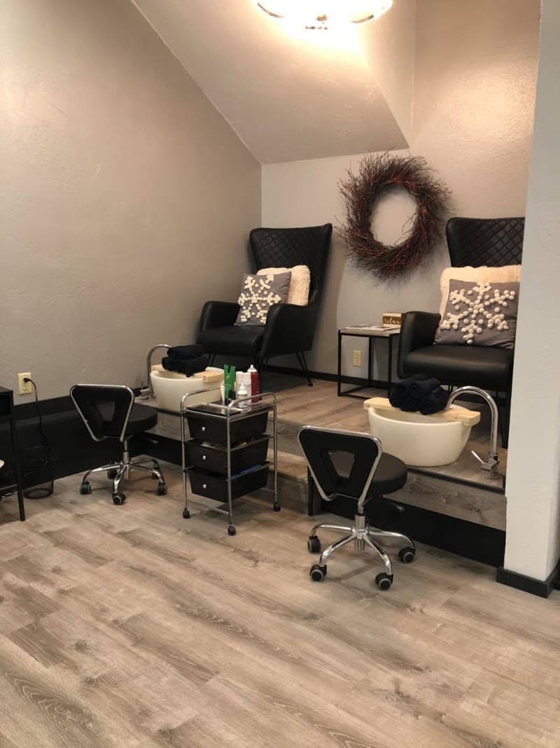 Exhale 906 Iron Mountain photo