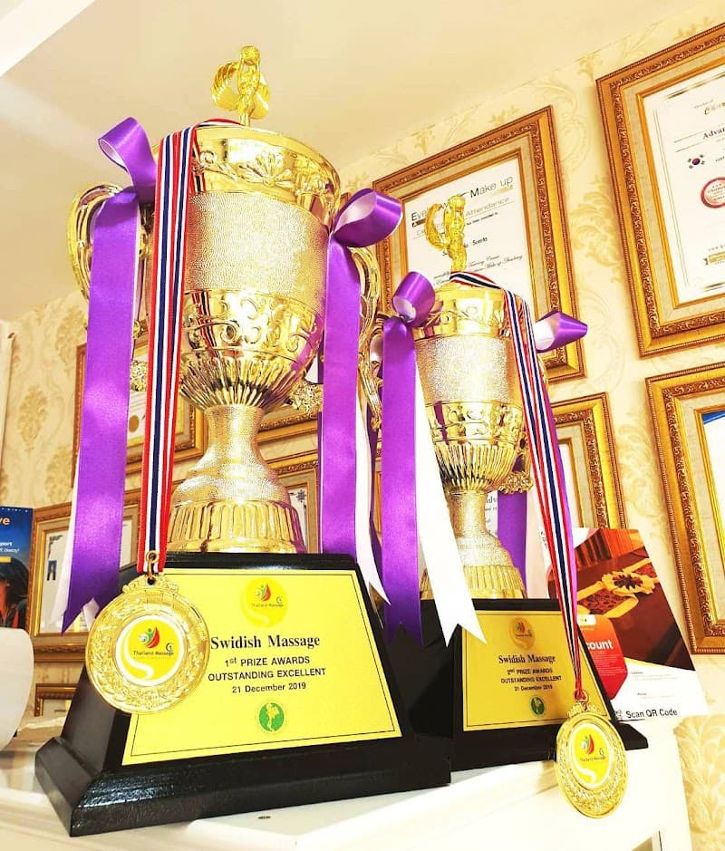 Eyebrow and Lip Tattoo & Gel Nail Spa Hat Yai - Songkhla By Khun Hong photo