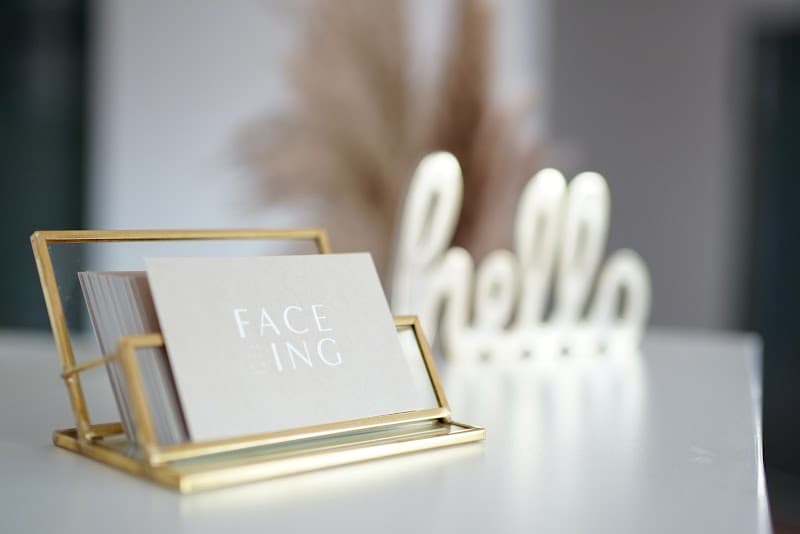 FACEING the studio Lage photo