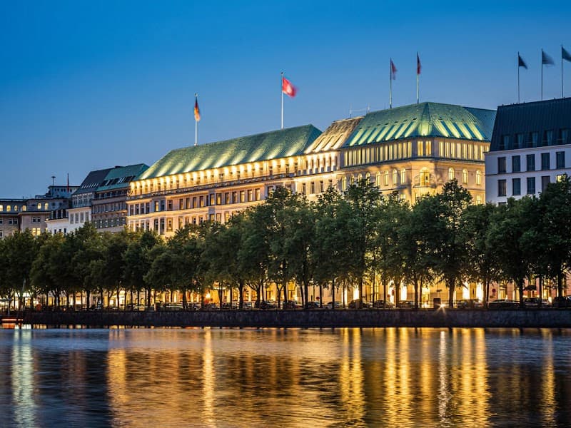 Fairmont Hotel Vier Jahreszeiten Hamburg photo