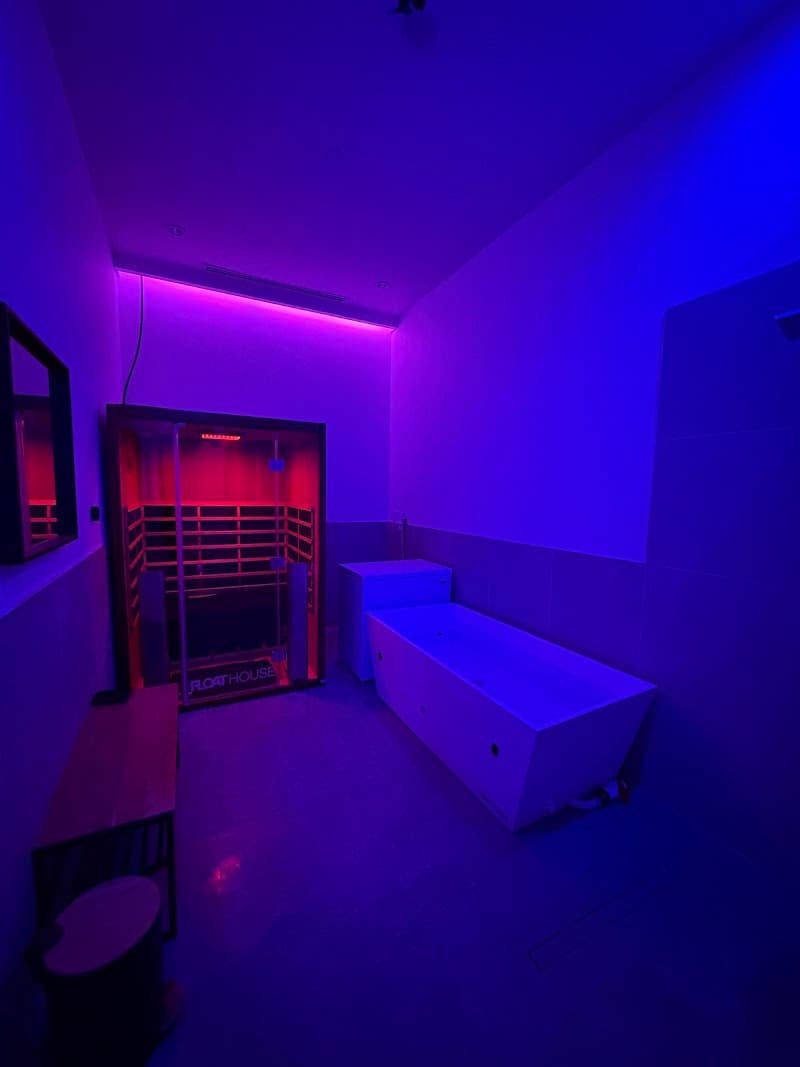 Float House South Surrey photo