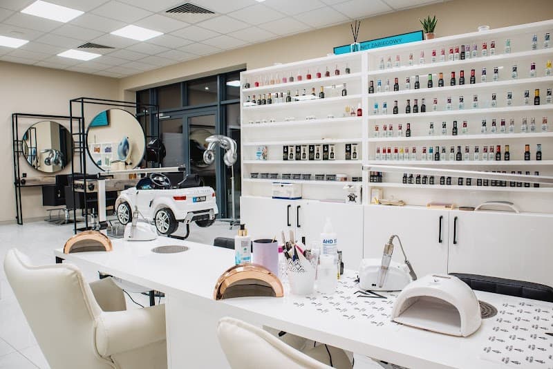 Gabinet kosmetyczno-fryzjerski Molto Bene SPA Skórcz photo