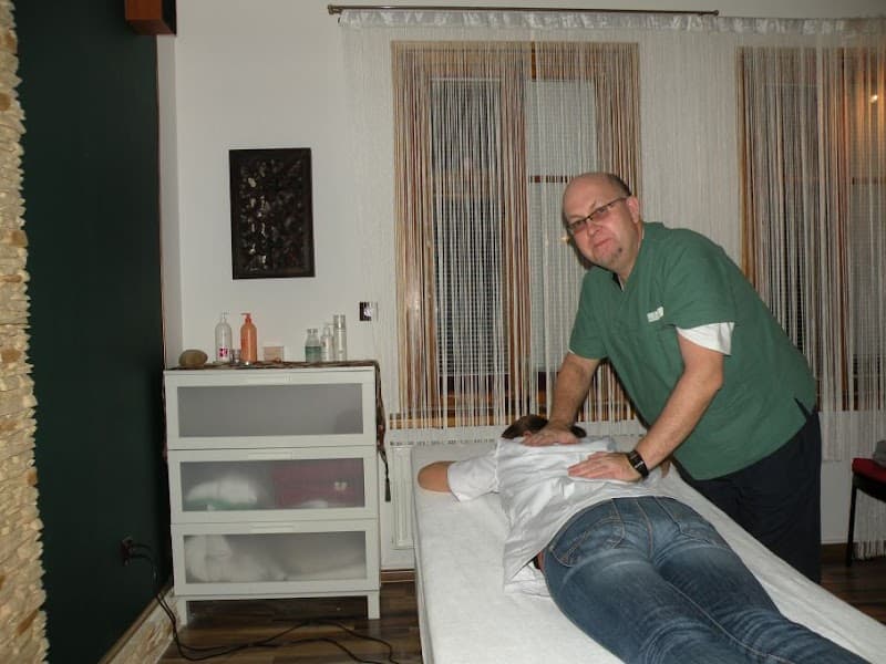 Gabinet masażu leczniczego,kręgarstwo-Korzeń Jacek Kraków ul.Majora 9 m 3 photo