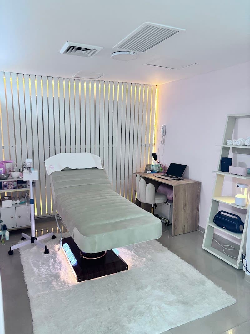 Gaby Vega Cosmiatra Miguel Hidalgo photo