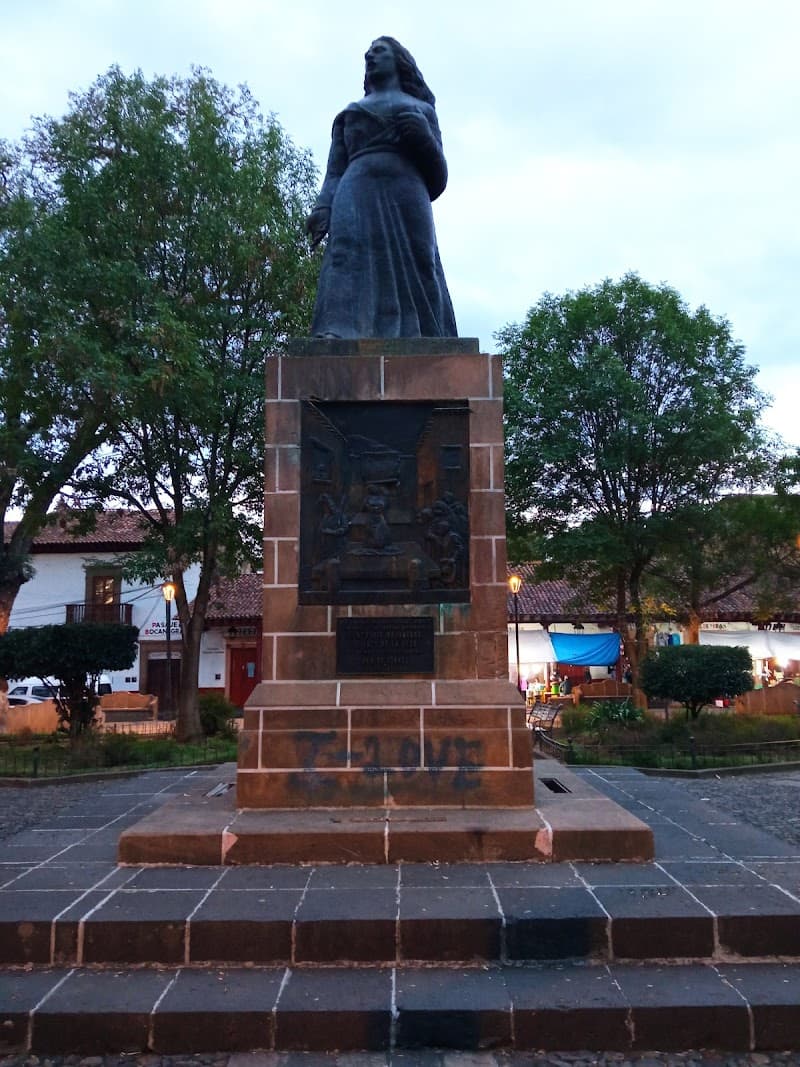 Gaia la Madre Tierra Pátzcuaro photo