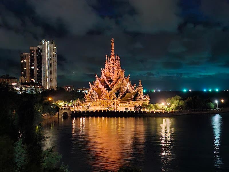 Garden Sea View Resort Pattaya photo
