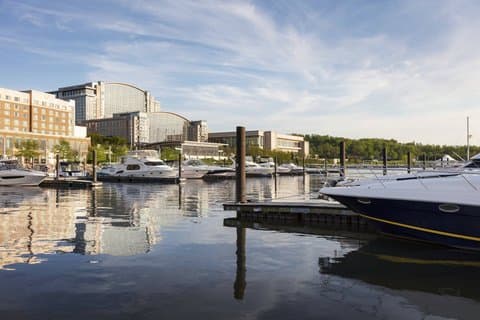 Gaylord Resort and Spa Oxon Hill photo
