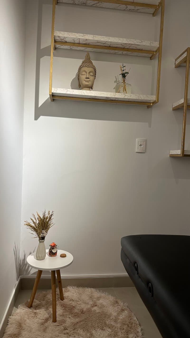 Geovana Lorenzetti Massoterapia Serafina Corrêa photo