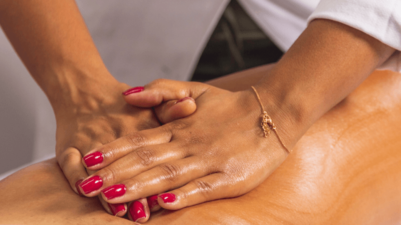 Gessika Quintanilha Massoterapeuta Teresópolis photo