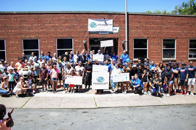 Girlie Girlie Troy photo