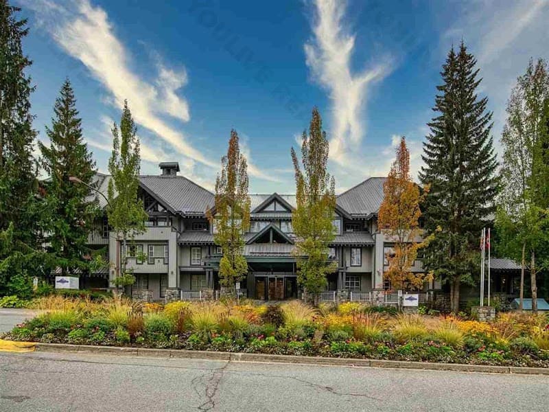Glacier Lodge & Suites Whistler photo