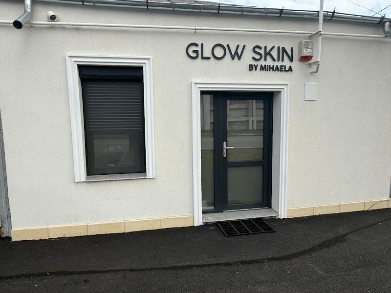 Glow Skin by Mihaela Galați photo