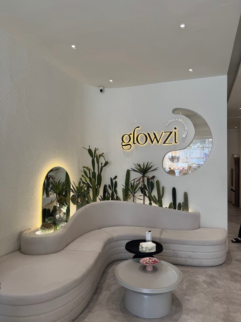 Glowzi Quận 1 photo