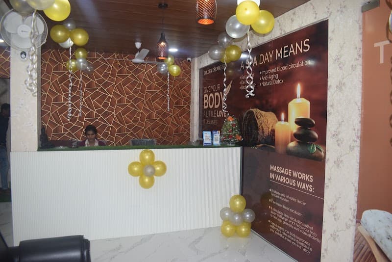 Golden Dreams Unisex Spa & Salon Raipur photo