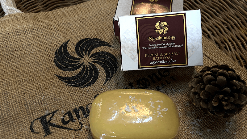 Golden Salt Spa, Phetchaburi Province Ban Laem photo