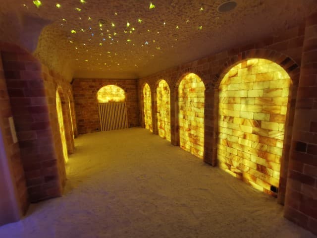 Grota Solna Legnica - Bursztynowa Komnata photo