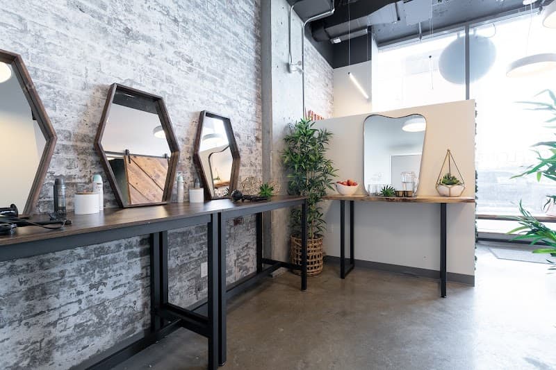 H2O Float Studio Toronto photo