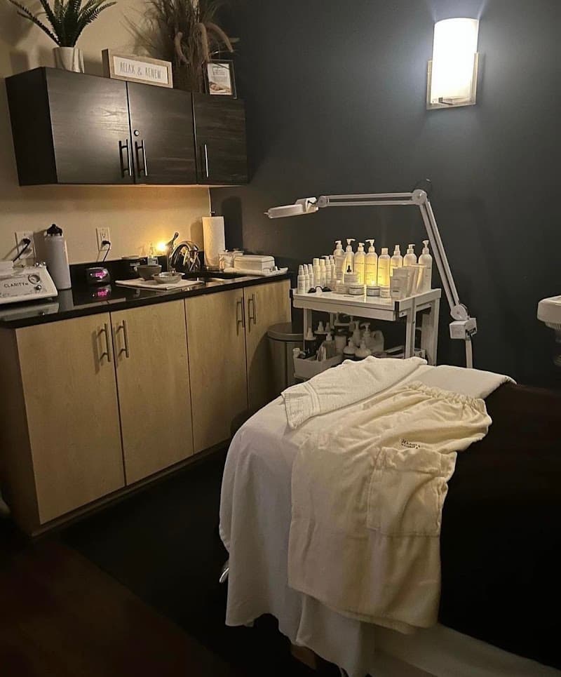 Hand & Stone Massage and Facial Spa - North Scottsdale photo