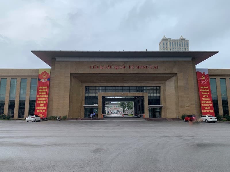 Hằng Đoàn tổng làm hồng QN Móng Cái photo
