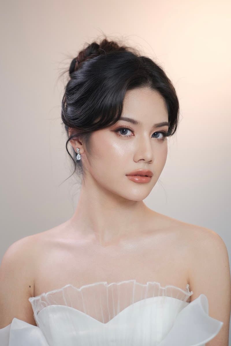 Hat Yai Makeup Artist Bridal and Graduation Hair by Linly Makeup photo