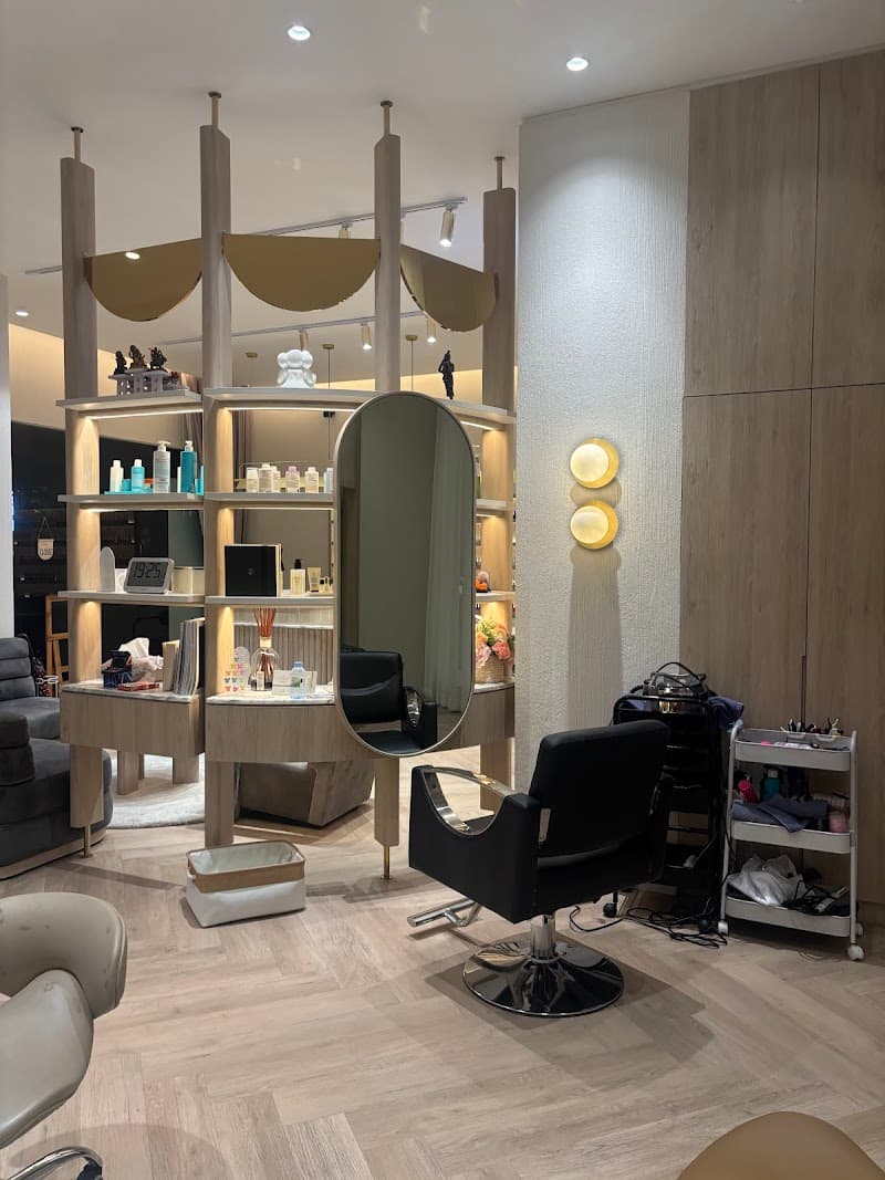 HÄUS eyebrow lips and spa Bangkok photo