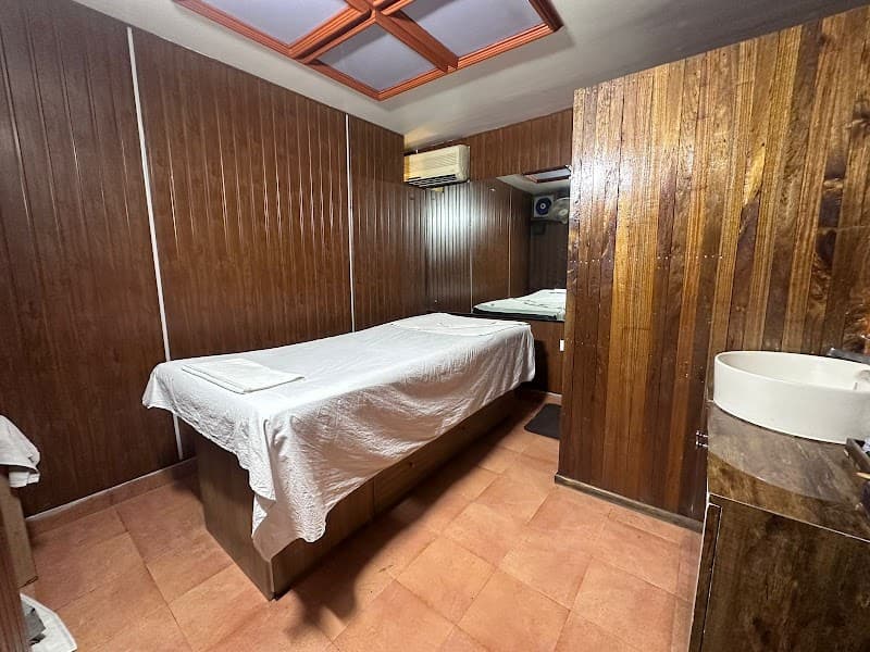 Headmasters Wellness Zone Salon and Spa Jammu photo