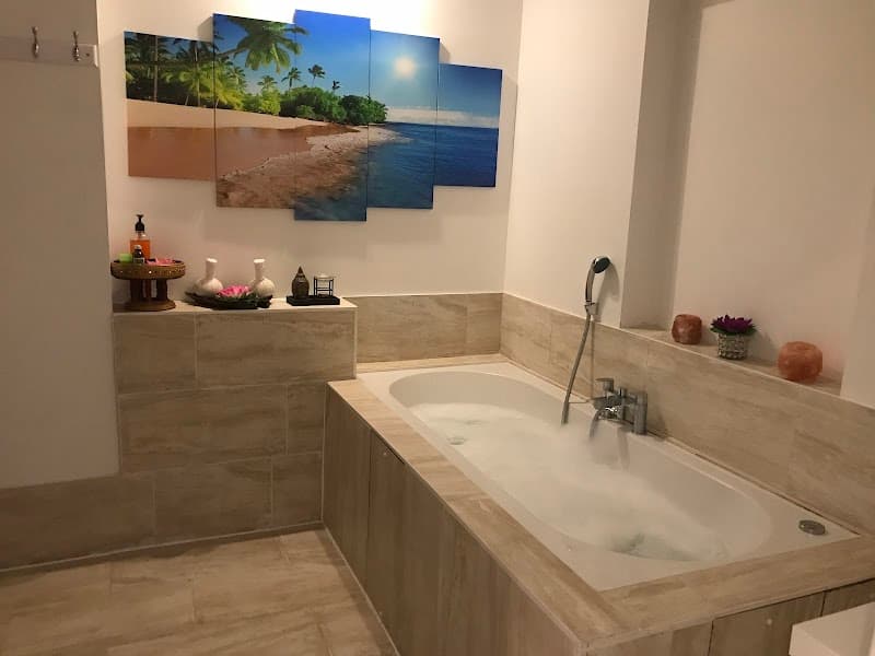 Healing Hands Thai Spa Wallington photo