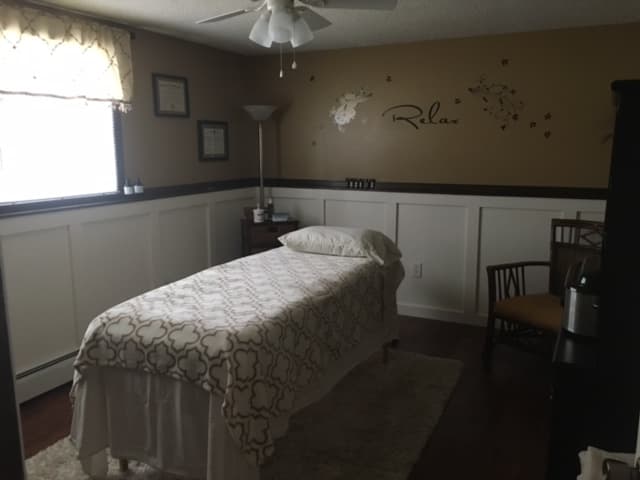 Healing Kneads Massage Hinckley photo