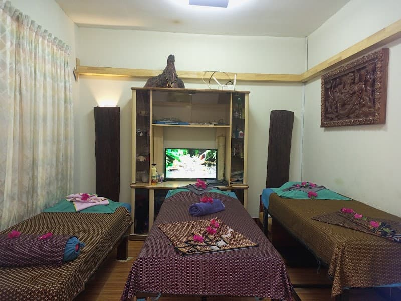 Healing Miracles Massage&Therapy Phum Mouy photo