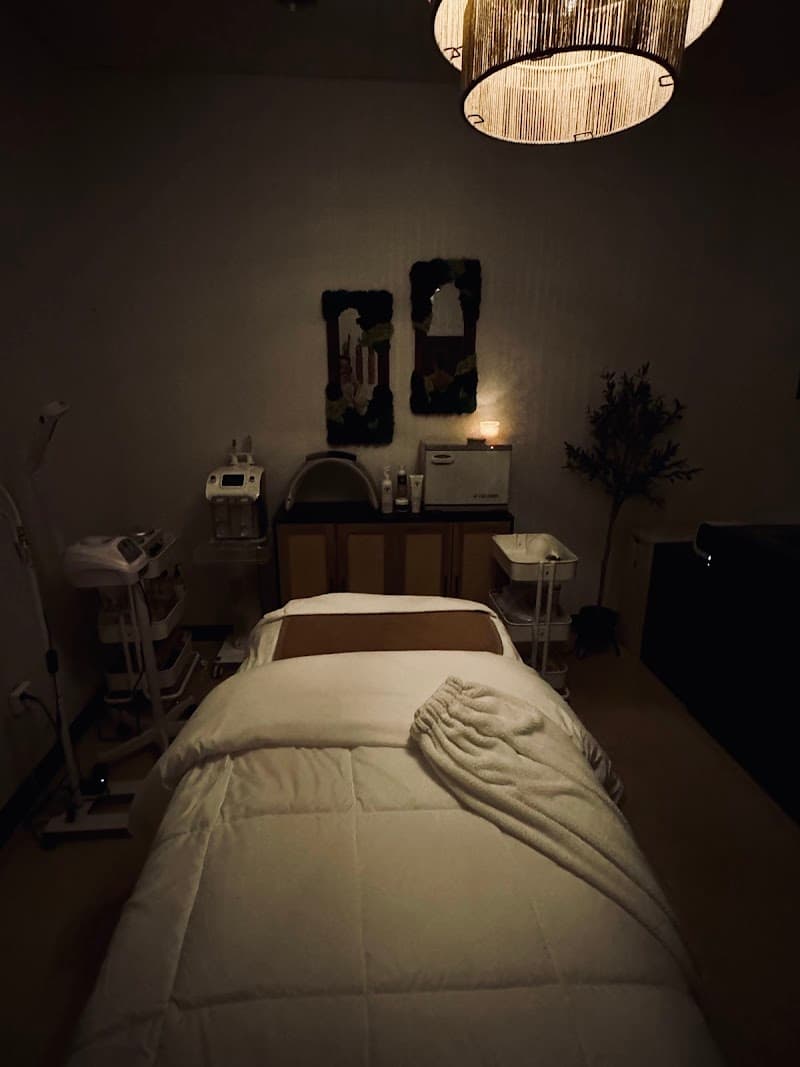 Hello Glow Esthetics Plantation photo
