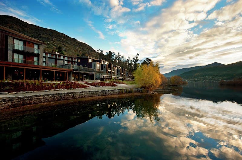 Hilton Queenstown Resort & Spa photo