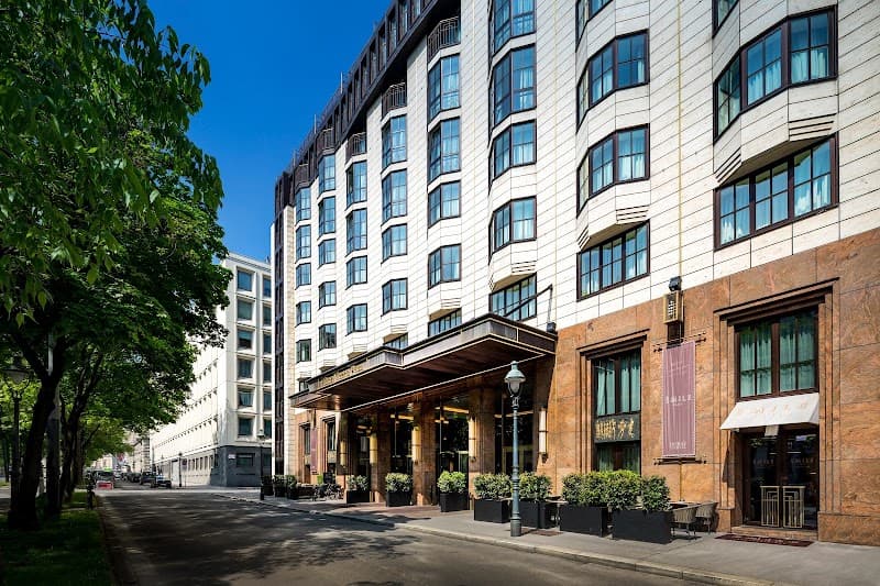 Hilton Vienna Plaza photo