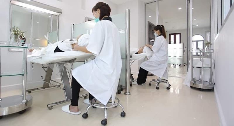 HK Vogue Facial Treatments and Massage Bangkok photo