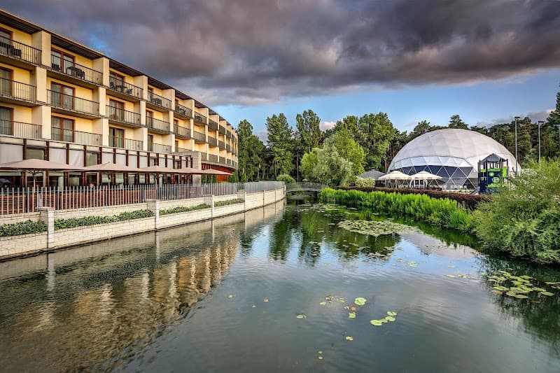 Holiday Inn Resort Warsaw - Jozefow by IHG photo