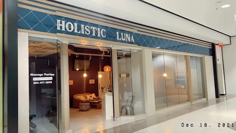 Holistic Luna Henrico photo