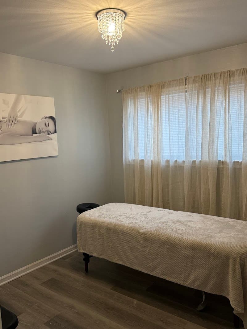Holistic Therapeutics Massage & Bodyworks Riverview photo