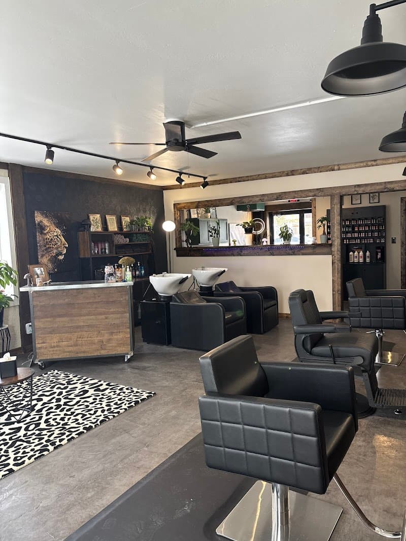 Hot Heads Studio & Day Spa Woodland Park photo